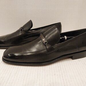SALVATORE FERRAGAMO men's size 9 D black loafer.